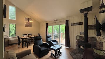 Smart TV, fireplace, DVD player, books