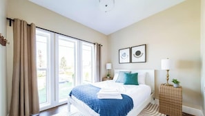 4 bedrooms, desk, iron/ironing board, travel cot