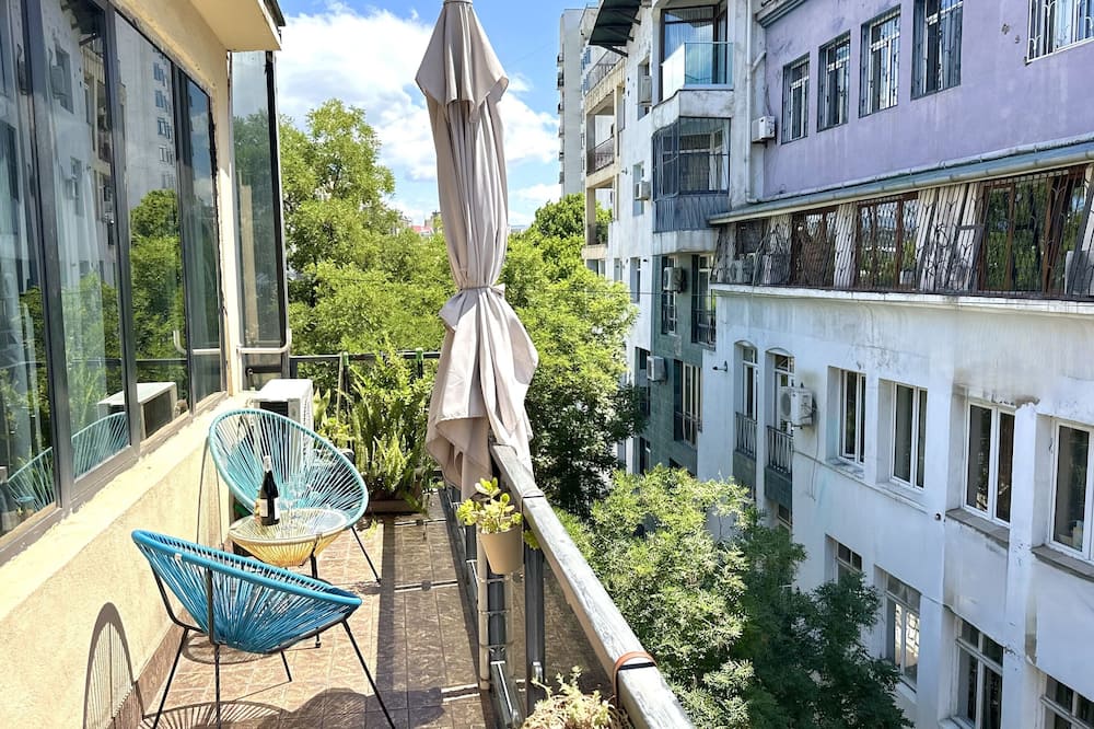 Cloudy Tbilisi Apartment