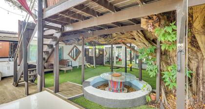 3 Mi to Beach: Hollywood Treehouse w/ Deck & Yard!