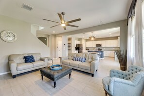 Ev (4 Bedrooms) | İç mekân