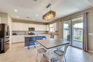 Ev (4 Bedrooms) | İç mekân