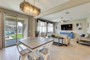 Ev (4 Bedrooms) | İç mekân