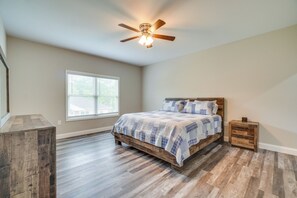 House (3 Bedrooms) | Interior