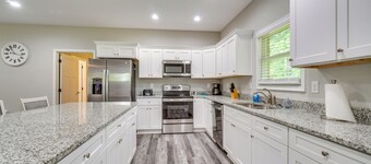 1 Mi to Dtwn Crossville: Spacious Home w/ Patio!