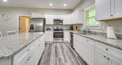 1 Mi to Dtwn Crossville: Spacious Home w/ Patio!