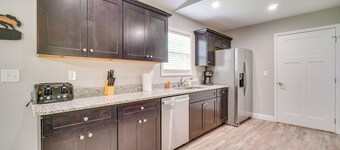 Wraparound Porch: Home Near Dtwn Crossville!