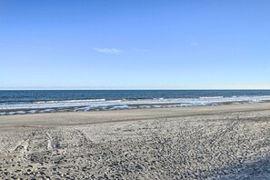 Apartment (0 Bedroom) | Interior - Ocean-view Balcony: Resort Retreat in Myrtle Beach (Myrtle Beach)