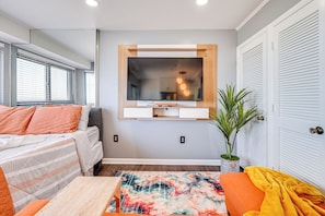 Apartment (0 Bedroom) | Interior - Ocean-view Balcony: Resort Retreat in Myrtle Beach (Myrtle Beach)