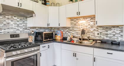 2 Mi to Dtwn Milwaukee: Family Home w/ Yard
