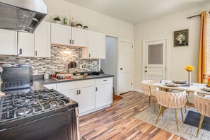 House (4 Bedrooms) | Interior