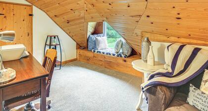 3 Mi to Kent Falls: Nature Escape w/ Deck & Garden