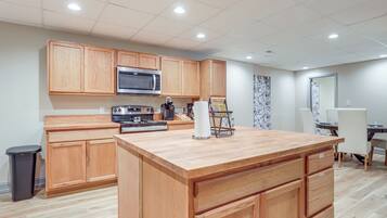 Apartment (1 Bedroom) | Interior