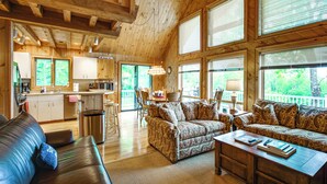 Hús (4 Bedrooms) | Að innan