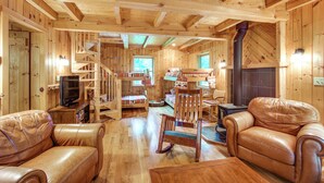 Hús (4 Bedrooms) | Að innan