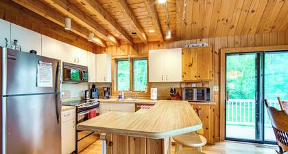 8 Mi to Okemo Mountain Resort: Mtn-view Retreat!