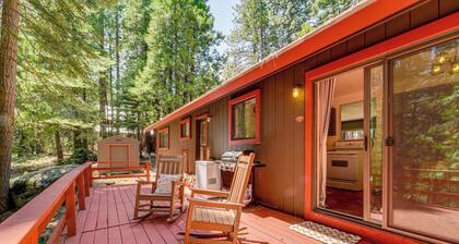 Fish, Hike & Ski: Remote Cabin 30 Mi to Truckee