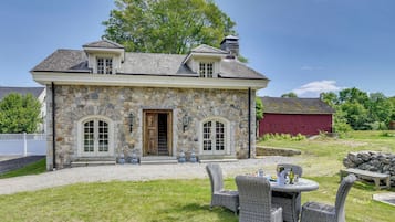 Rumah (3 Bedrooms) | Bagian depan properti