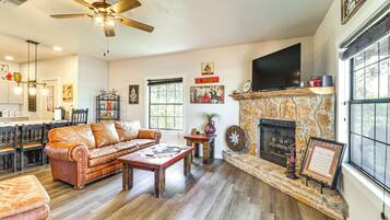 House (2 Bedrooms) | Front of property