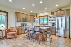 House (2 Bedrooms) | Interior - 'wanlass' House: Elevated Retreat Near La Crosse! (Mindoro)