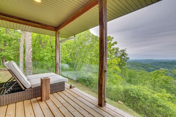 House (2 Bedrooms) | Interior - 'sugarloaf' House: Scenic Getaway Near La Crosse! (Mindoro)