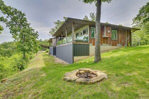 House (2 Bedrooms) | Interior - 'sugarloaf' House: Scenic Getaway Near La Crosse! (Mindoro)