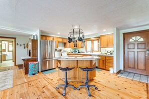 House (4 Bedrooms) | Interior