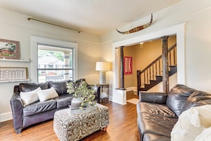 Interior - Walk to Downtown: Historic Guthrie Home on Mansur (Guthrie)