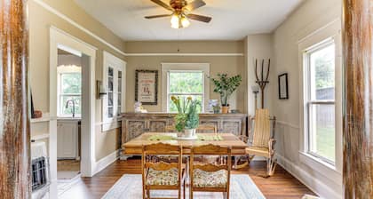 Walk to Downtown: Historic Guthrie Home on Mansur