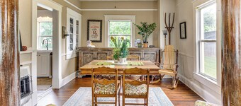 Walk to Downtown: Historic Guthrie Home on Mansur