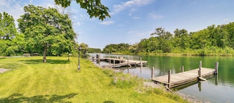 3 Mi to Seneca Lake: Couple's Apt w/ River Access