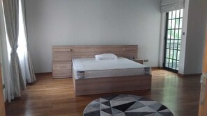 5 Schlafzimmer, Bügeleisen/Bügelbrett, WLAN, Bettwäsche