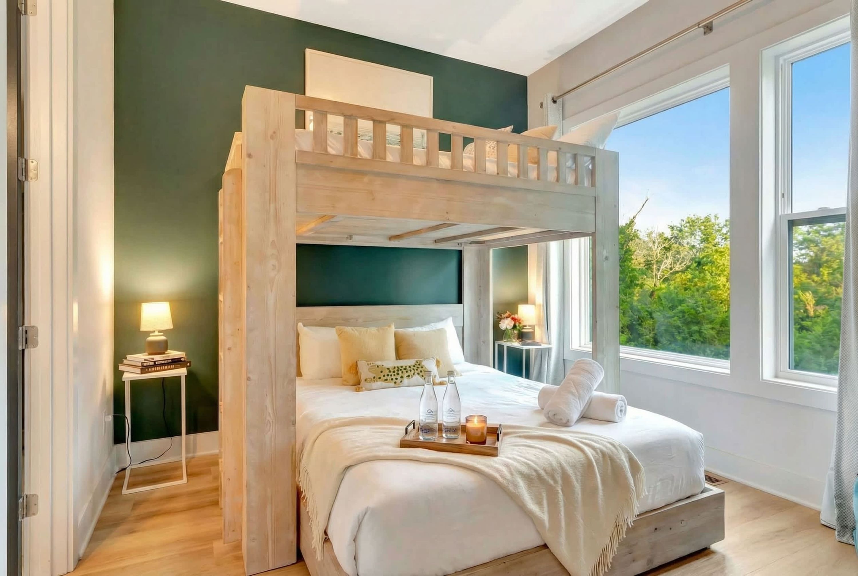 House | 4 bedrooms, desk, Internet