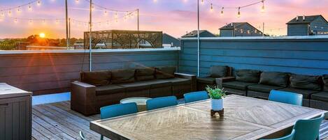 House | 4 bedrooms, desk, Internet