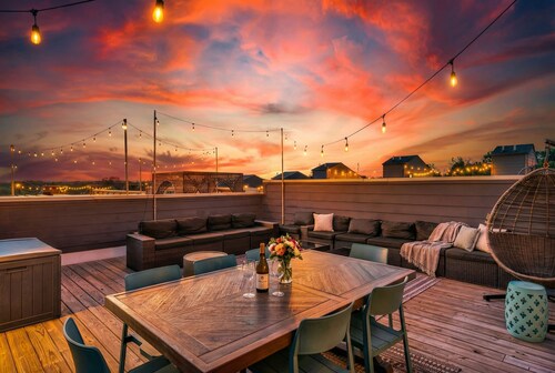Rooftop Deck 2 Car Garage Near Downtown Nashville
