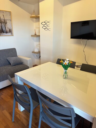 Family apartment just a stone's throw from the sea