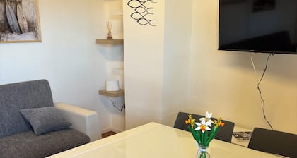 Family apartment just a stone's throw from the sea