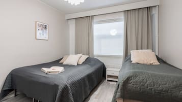Comfort-huoneisto, lemmikit sallittu, pohjakerroksessa | Kannettavalle tietokoneelle sopiva työtila, pimennysverhot