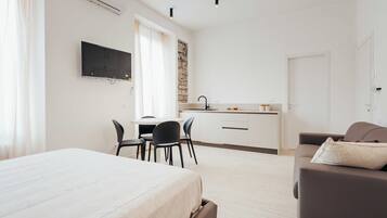 1 camera, Wi-Fi gratuito, lenzuola