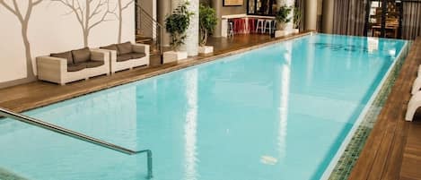 Piscine intérieure