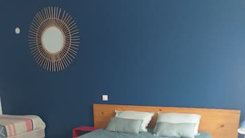 1 slaapkamer, een strijkplank/strijkijzer, beddengoed