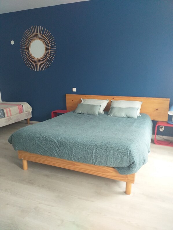 1 bedroom, iron/ironing board, bed sheets