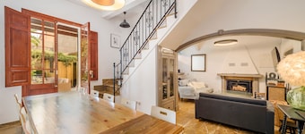 Holiday Home 'Grande' with Sea View and Hot Tub