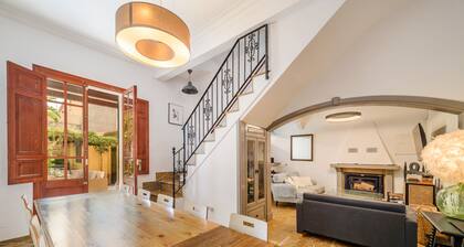 Holiday Home 'Grande' with Sea View and Hot Tub