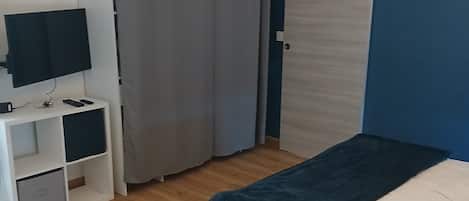 1 室のベッドルーム、WiFi、ベッドシーツ