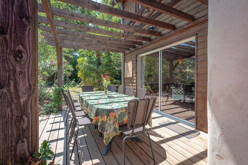 Holiday Home 'La Buena Onda' with Mountain View, Private Terrace and Private Garden