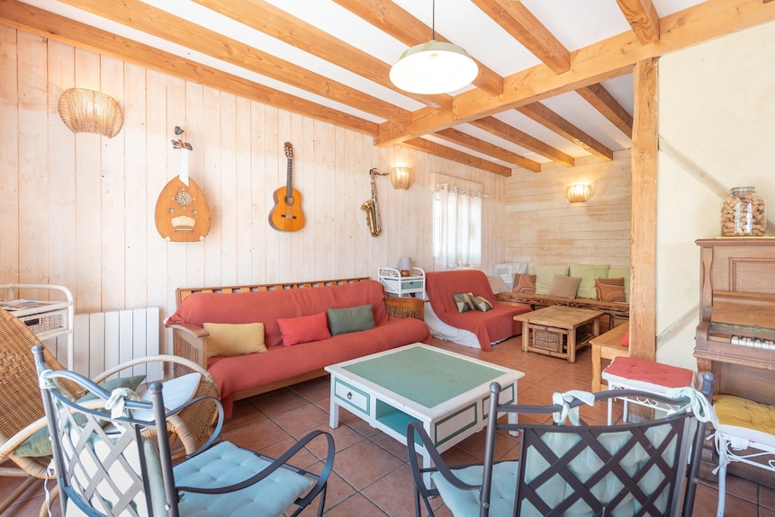 Maison De Vacances 'La Buena Onda' Avec Vue Sur Les Montagnes, Terrasse Privée Et Jardin Privé - Oloron-Sainte-Marie