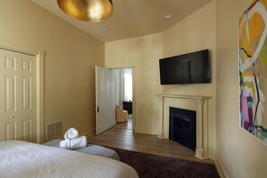 6 chambres, fer et planche à repasser, Wi-Fi, draps fournis