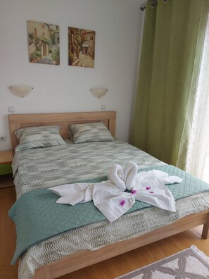 5 Schlafzimmer, Bügeleisen/Bügelbrett, WLAN, Bettwäsche