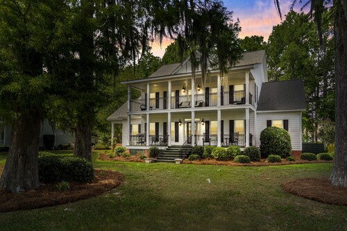 Lake Escape - Lake Waccamaw 7 Bedroom Home